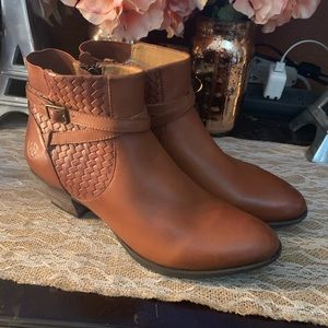 ariat booties